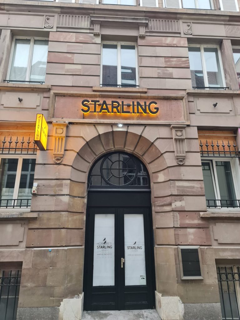 Enseigne lumineuse à Strasbourg : Starling Burger s&rsquo;illumine