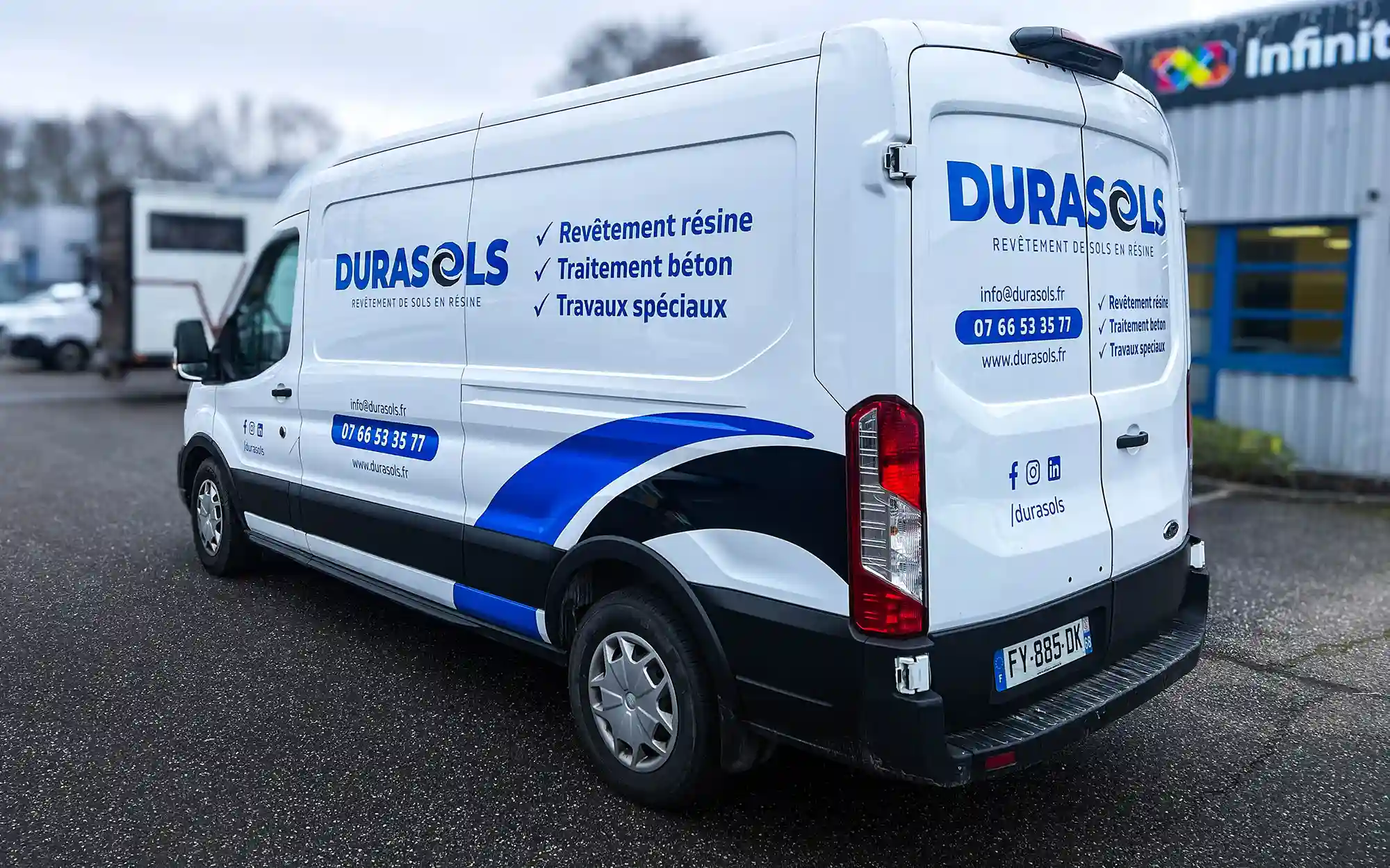 Flocage complet d&rsquo;un camion utilitaire pour la société DURASOLS à Fouchy, proche de Sélestat