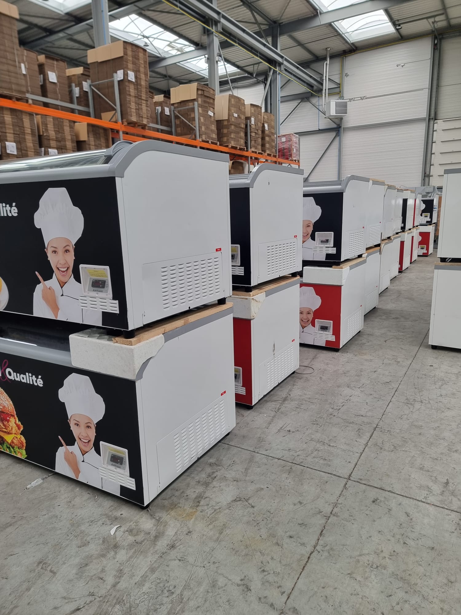 Conception, production et installation de l&rsquo;habillage publicitaire sur frigos pour la marque Hünkar de Sorgel Distribution, spécialiste de l&rsquo;agroalimentaire à Goxwiller, proche d&rsquo;Obernai